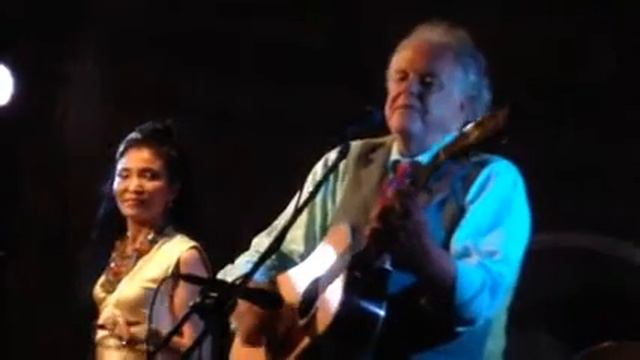 Peter Rowan and Yungchen Lhamo смотреть онлайн