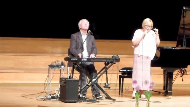 Evie & Pelle 13, "Jag håller hans hand" смотреть онлайн