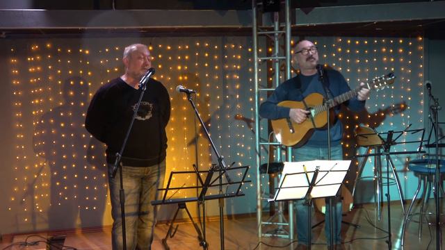 05 Аполитичная песня - Иван Васильев, Александр Костромин