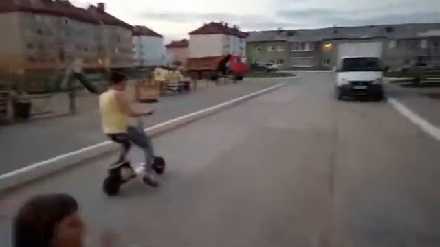 Мама учиться кататься смотреть онлайн