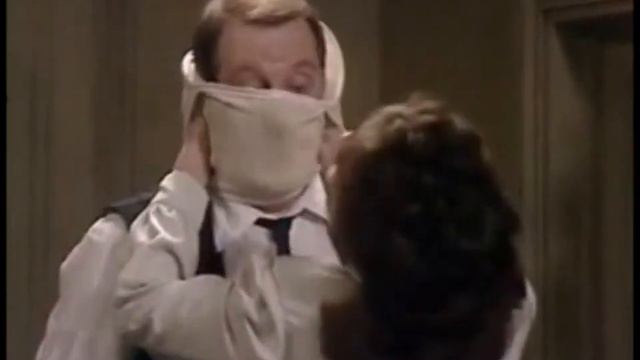 Working under Rene - Yvette Compilation -'Allo 'Allo! смотреть онлайн