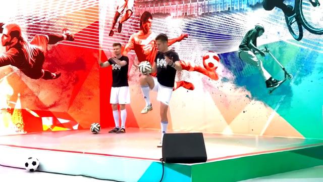 Футбольный фристайл смотреть онлайн