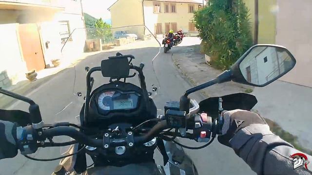 Viaggio Day 2 - Peschici / L'Aquila - Benelli - Ducati - Yamaha - Bmw смотреть онлайн