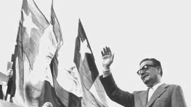 COMPAGNO PRESIDENTE - Omaggio a Salvador Allende - Parte seconda/3 смотреть онлайн