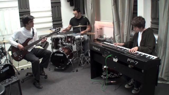 João Almeida piano "Blue Monk" J Monk prof João Ferreira acomp prof João Machadobateria prof смотреть онлайн