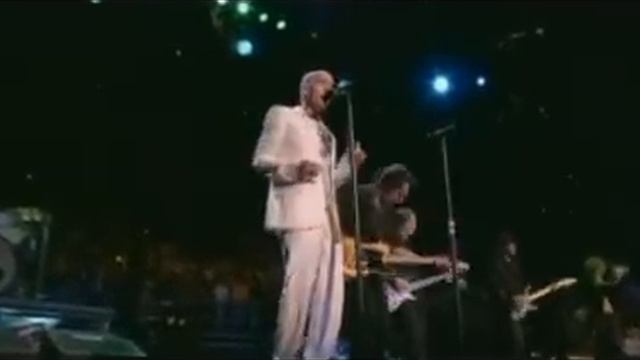 Bruce Springsteen w/ Michael Stipe - Because The Night смотреть онлайн