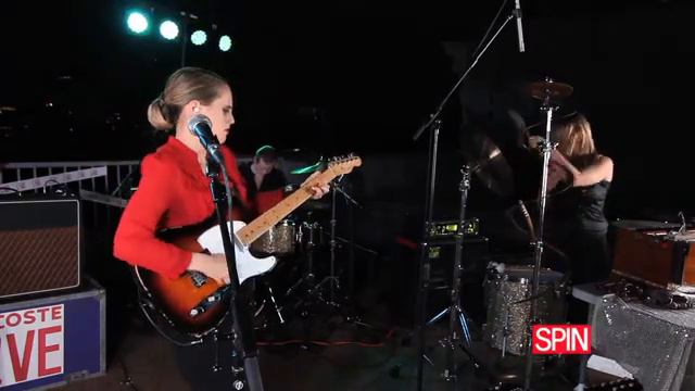 SPINhouse Live: Anna Calvi, "Love Won't Be Leaving" смотреть онлайн