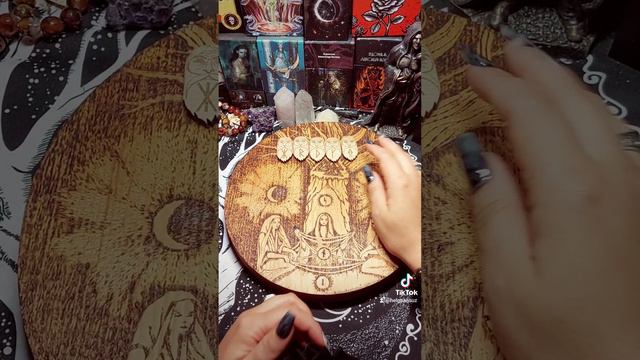 Предсказание на рунах смотреть онлайн