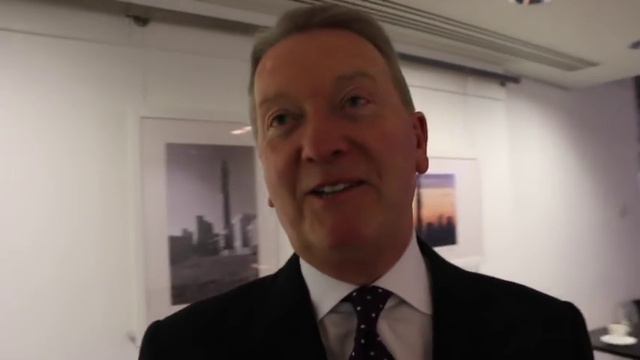FRANK WARREN ON NICOLA ADAMS, WOMENS BOXING U-TURN, SAUNDERS, PARKER v FURY, HAYE-SCHAEFER LINK UP смотреть онлайн