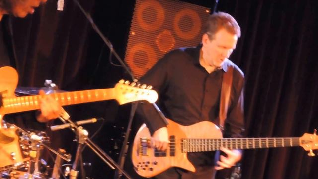 Mike Stern, Dave Weckl, Bob Malach and Tom Kennedy in Paradox, Tilburg The Netherlands смотреть онлайн