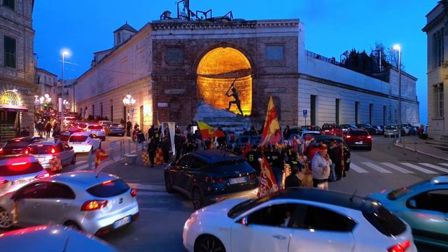 Riprese drone è la festa continua a Catanzaro per la promozione in 💛B❤️by Antonio Lobello uGesaru смотреть онлайн