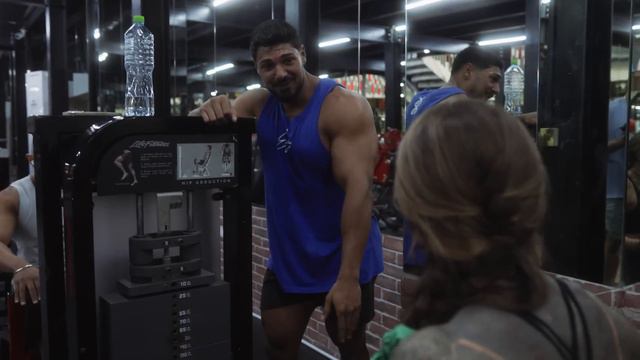 Grow Huge Legs with @stefania_totolo @AndreiDeiu смотреть онлайн