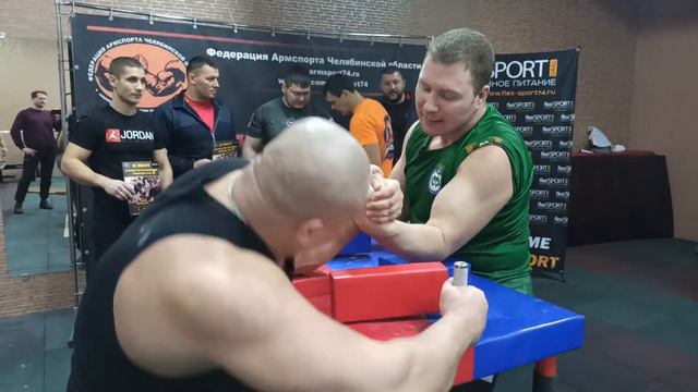 Алексей Ветер - Владимир Шестаков Круговая Заруба 2 .Armwrestling .Урал.Сильнейшие. смотреть онлайн