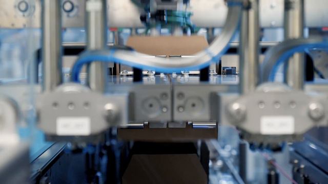 Schubert - pick and place machine to individually package various pastry items смотреть онлайн