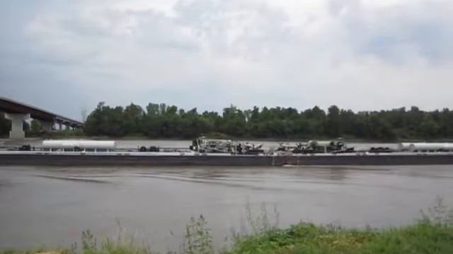 Missouri River barge смотреть онлайн