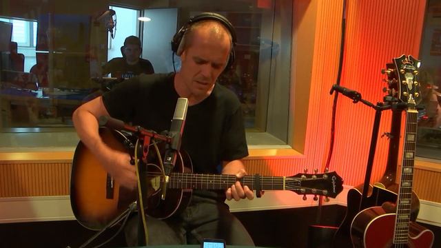 Landslide – Maja Keuc [Živooke na Valu 202] смотреть онлайн