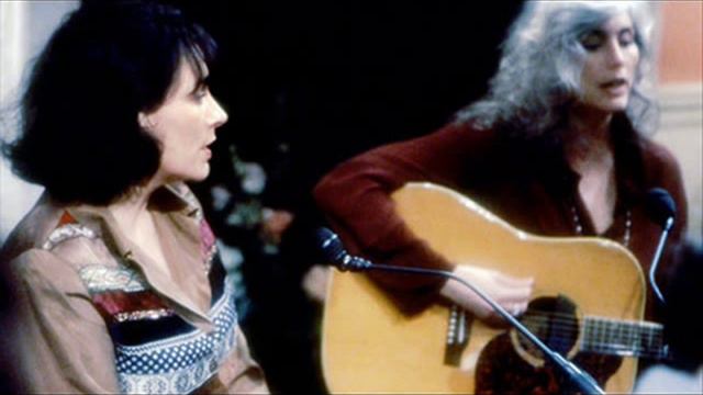 Emmylou Harris & Mary Black - Only A Woman's Heart смотреть онлайн