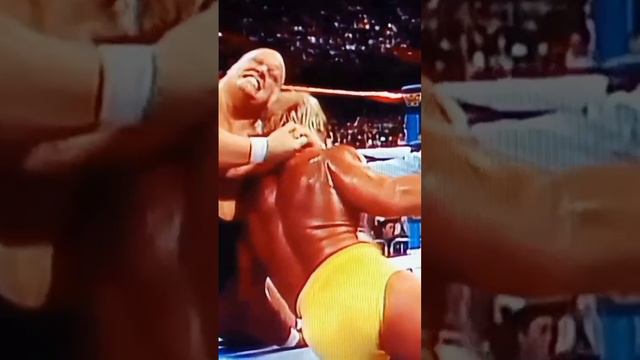 King Kong Bundy puts Hulk Hogan in The hurt locker