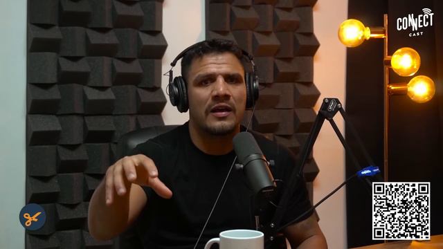 Rafael dos Anjos fala da desistência de Islam Makhachev dias antes da luta entre eles no UFC 254 смотреть онлайн