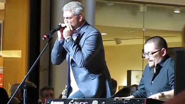 Taylor Hicks Performs at The Vegas Dozen - Taking it to the Streets смотреть онлайн
