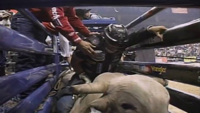 White Magic bucks Mario Galindo - 06 PBR Finals смотреть онлайн