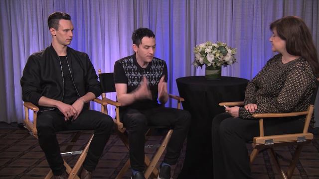 Gotham's Robin Lord Taylor and Cory Michael Smith Talk Favorite New Character for Season 3 смотреть онлайн