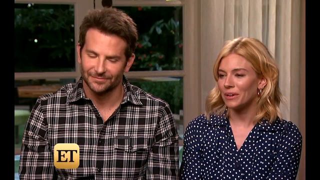 Bradley Cooper Supports 'Amazing' Amy Schumer смотреть онлайн