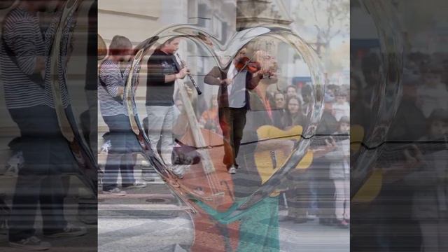 Уличные музыканты © Copyright: Бронислав Сычёв, 2021
Свидетельство о публикации №121112505634 смотреть онлайн