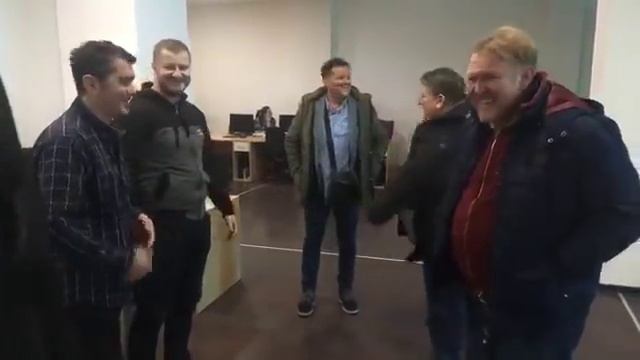 Selektor reprezentacije BiH Robert Prosinečki posjetio "Dnevi avaz" смотреть онлайн
