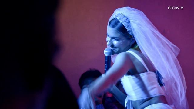 Tove Styrke | Breaking Bold смотреть онлайн
