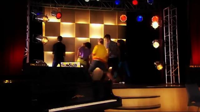 Violetta-Destinada a Brillar-Mercedes Lambre смотреть онлайн