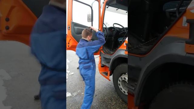 Kristof Singing And Dancing....