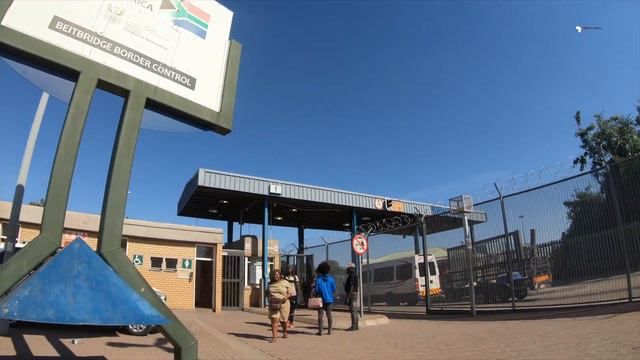 The Most Dangerous Border Crossing in Africa | ZIMBABWE - SOUTH AFRICA смотреть онлайн