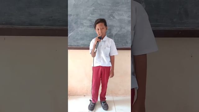 Mariam Tomong Oleh Ananda Mikola Siswa Kelas 6 SDN Dungkek 3 смотреть онлайн
