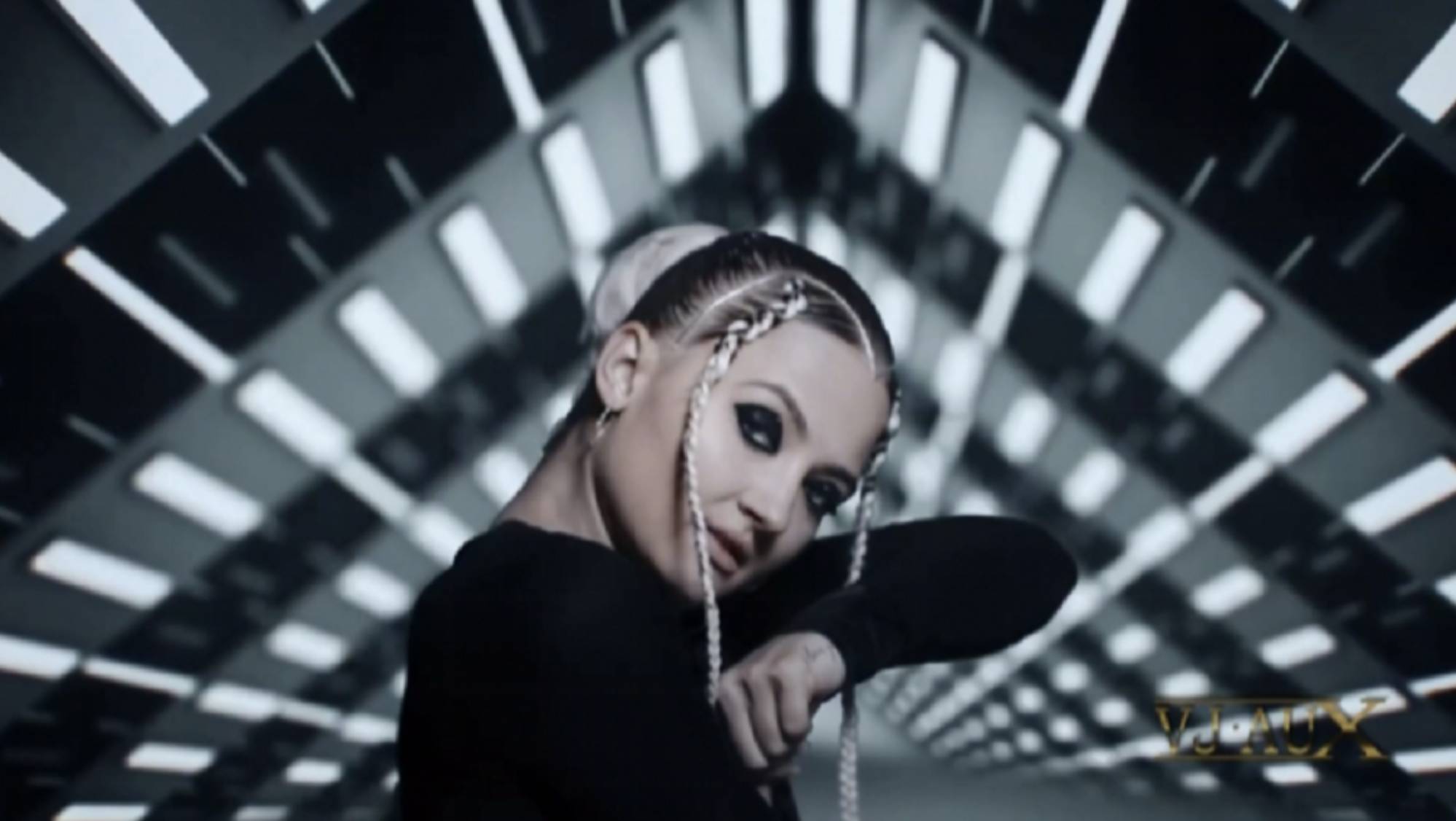 DJ VAL - Keep the burning (VJ Aux) смотреть онлайн