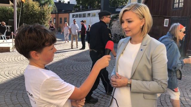 Knattereporter Wille intervjuar Ebba Busch Thor смотреть онлайн