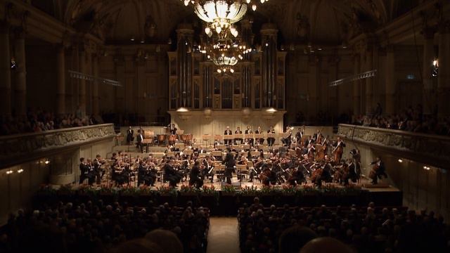 Tonhalle Orchester Zürich / Michael Sanderling / Rafal Blechacz смотреть онлайн