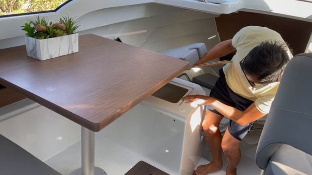 Beneteau Antares 7 storage and more... смотреть онлайн