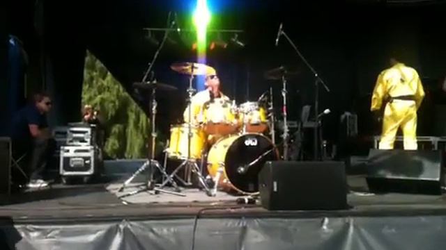 Josh Freese Playing With DEVO