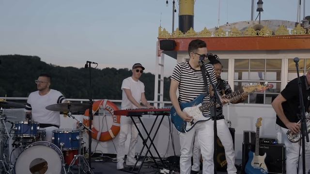 "Feed The Id" // Live On The Lake with Cory Wong and Dave Koz смотреть онлайн