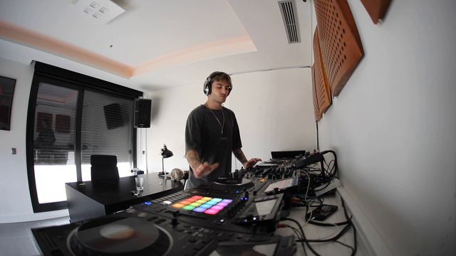 Mainstage Techno Radio 023 by Danny Avila смотреть онлайн