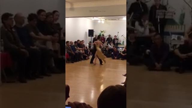Edwin Olarte y Vittoria Franchina "el Huracan" 1er festival Tinta roja en Bogotà смотреть онлайн