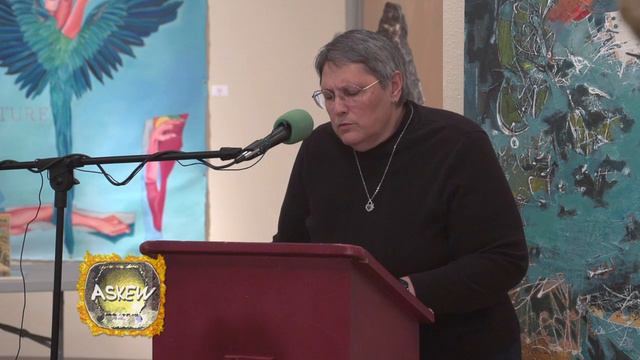 Sandra Knapp reads her poem, The Wasp Inside смотреть онлайн