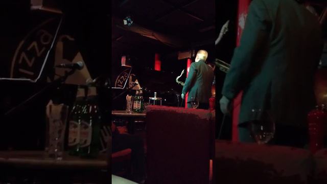 Scott Hamilton смотреть онлайн