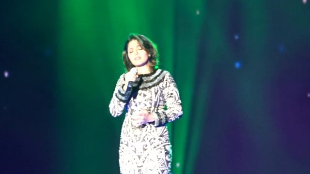 Kyun naa hum Sunidhi Chauhan Live In Singapore смотреть онлайн