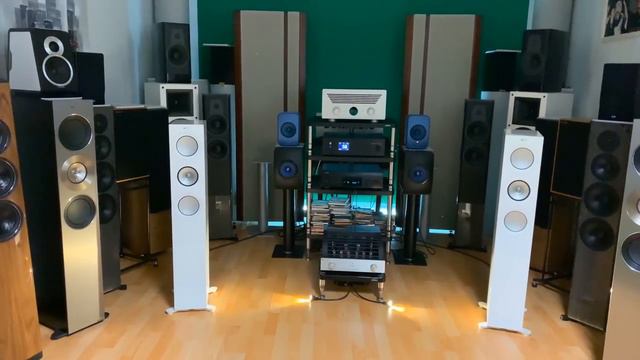KEF R5 playing Kenny G смотреть онлайн