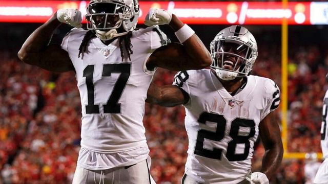 REPORT: Aaron Rodgers Actively RECRUITING Davante Adams To The New York Jets смотреть онлайн