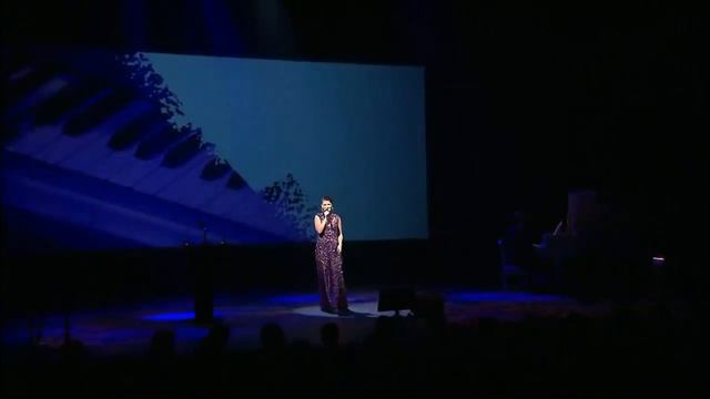 Saara Aalto Singing 