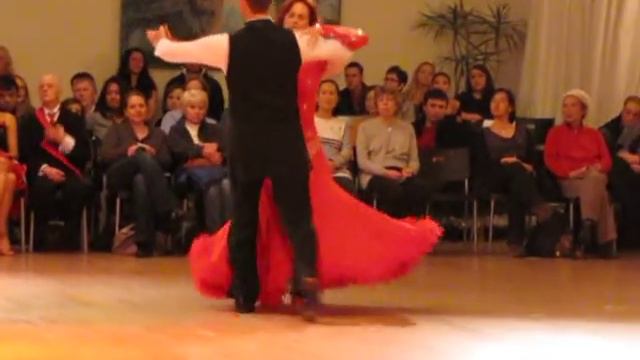 V Waltz Hallelujah Hallelujah.MOV смотреть онлайн