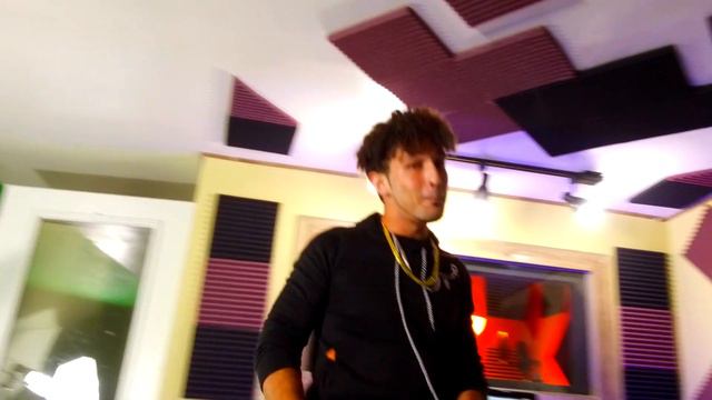 Ashton Frazier -Dj-Chevy Chypher смотреть онлайн
